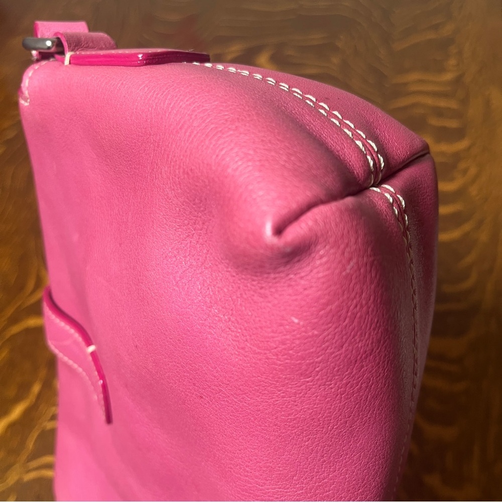 Dooney & Bourke Y2K Pink Leather Shoulder Bag with Buckle hearts - Picture 8 of 15